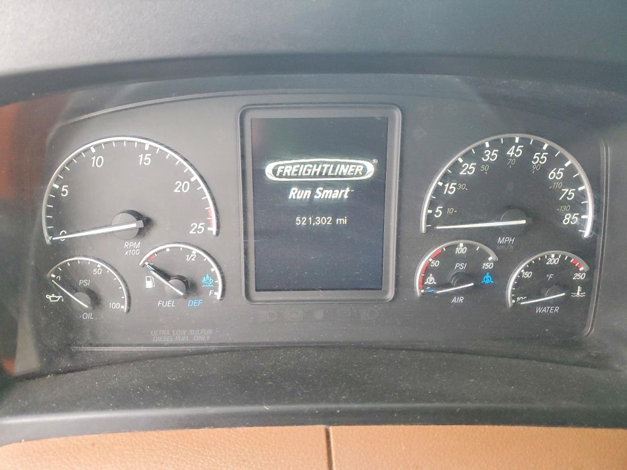 Freigliner Cascadia 126