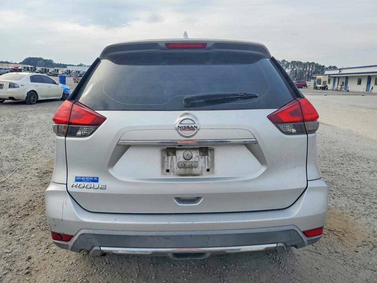 Nissan Rogue S