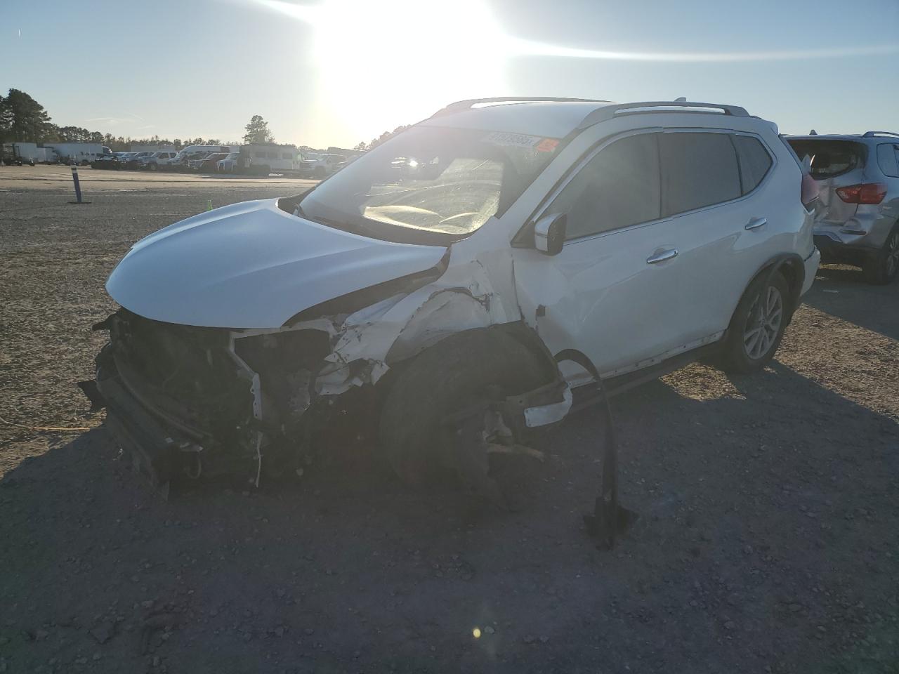 Salvage Nissan Rogue Image