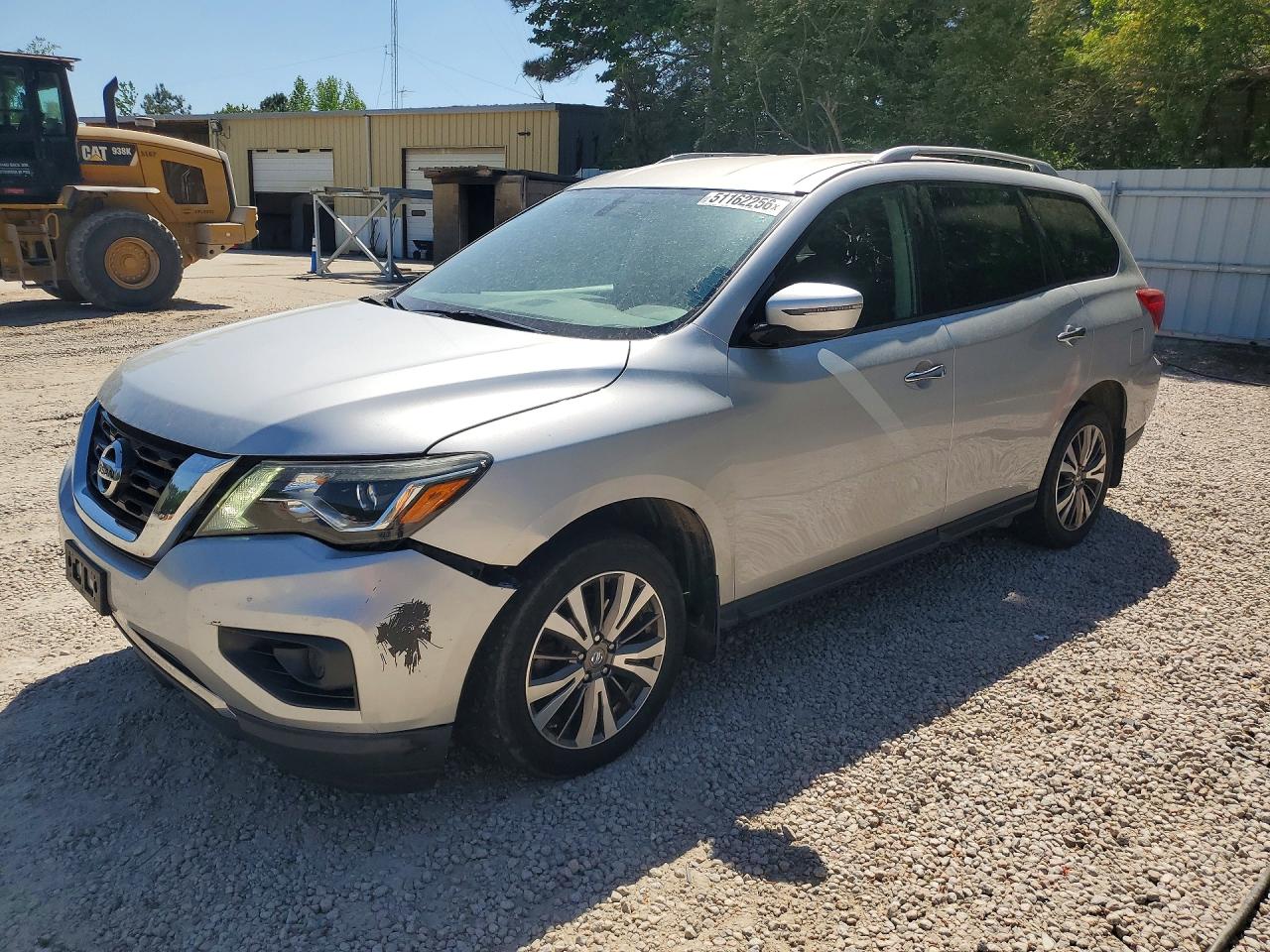 Salvage Nissan Pathfinder Image