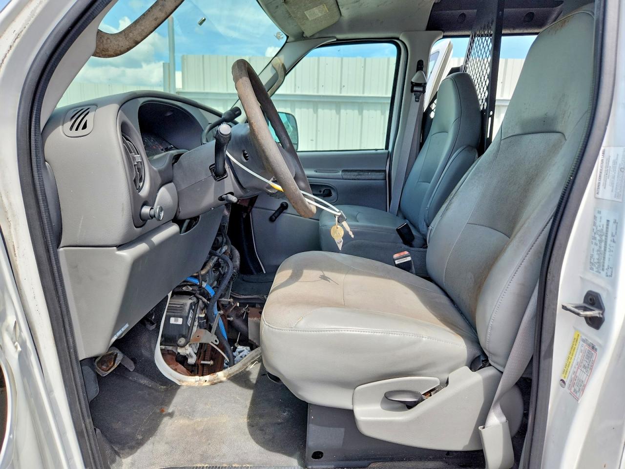 Ford Econoline E250 Van