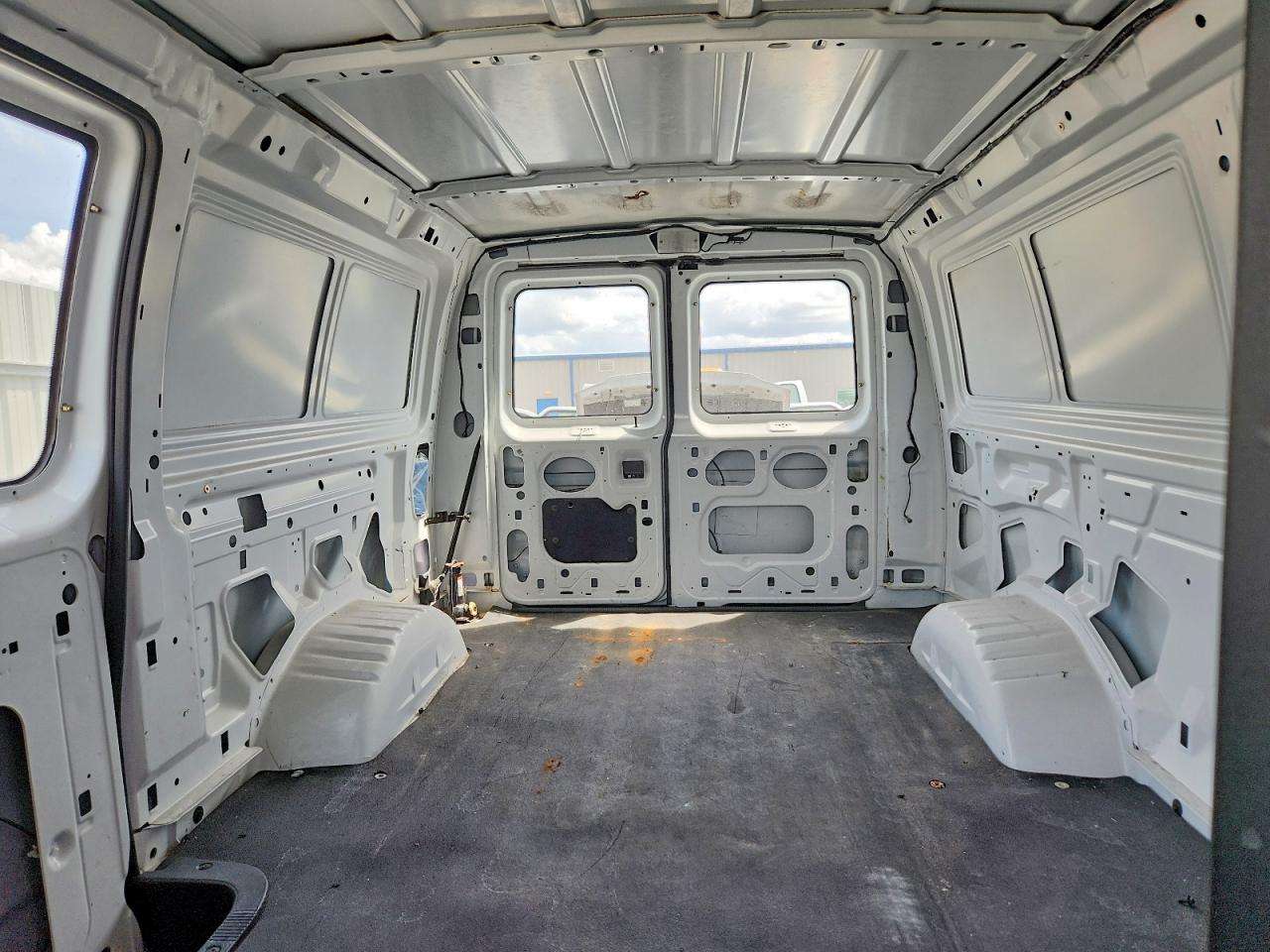 Ford Econoline E250 Van