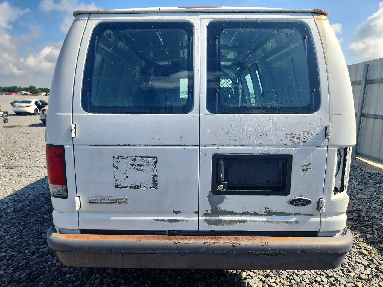Ford Econoline E250 Van