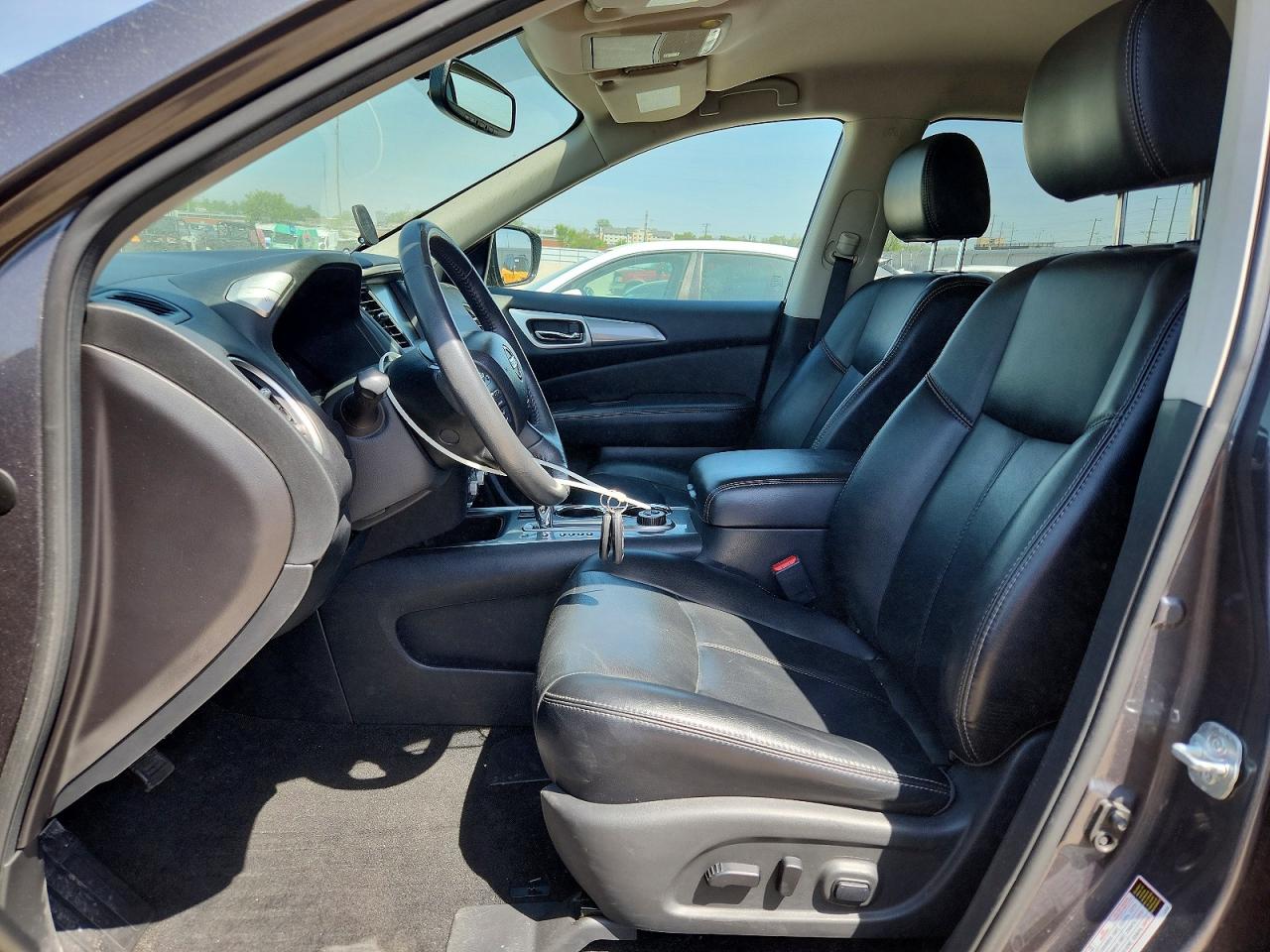 Nissan Pathfinder S