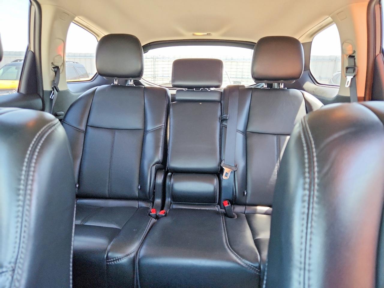 Nissan Pathfinder S