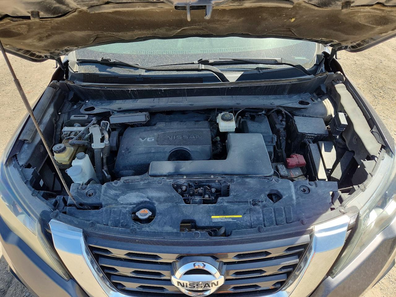 Nissan Pathfinder S