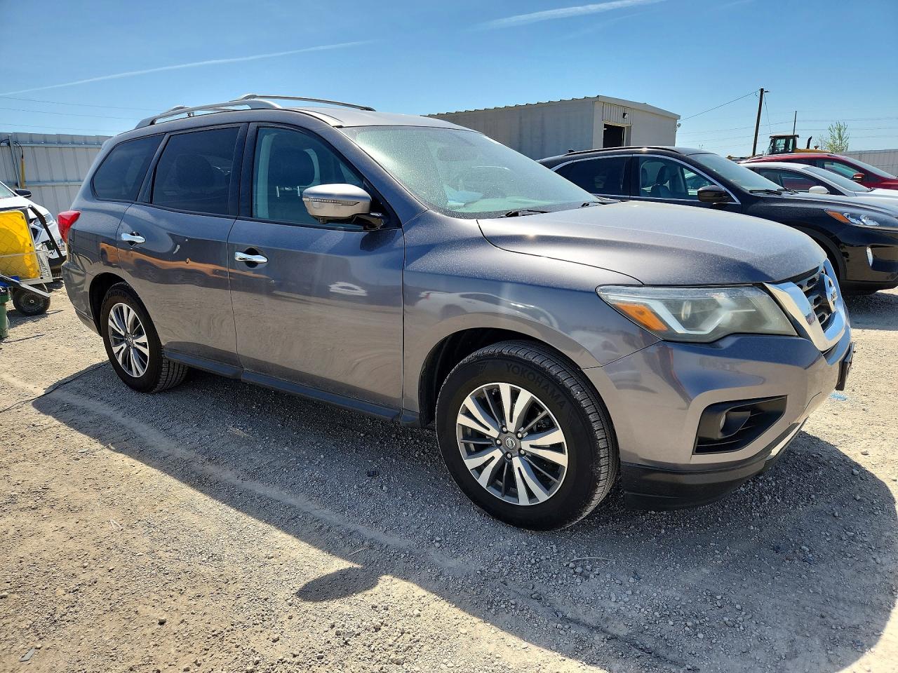 Nissan Pathfinder S