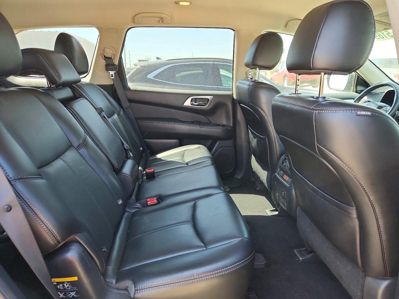 Nissan Pathfinder S