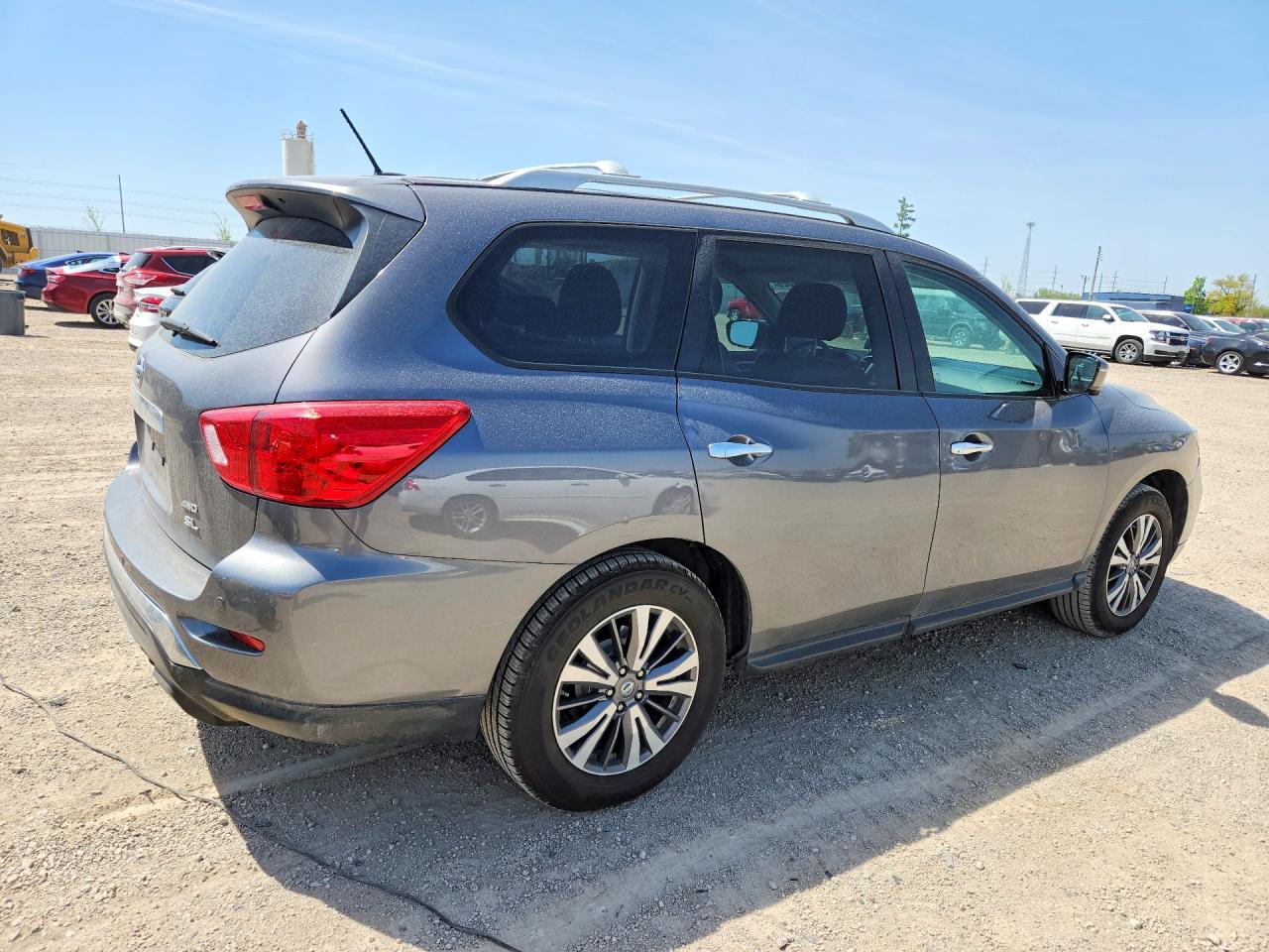 Nissan Pathfinder S