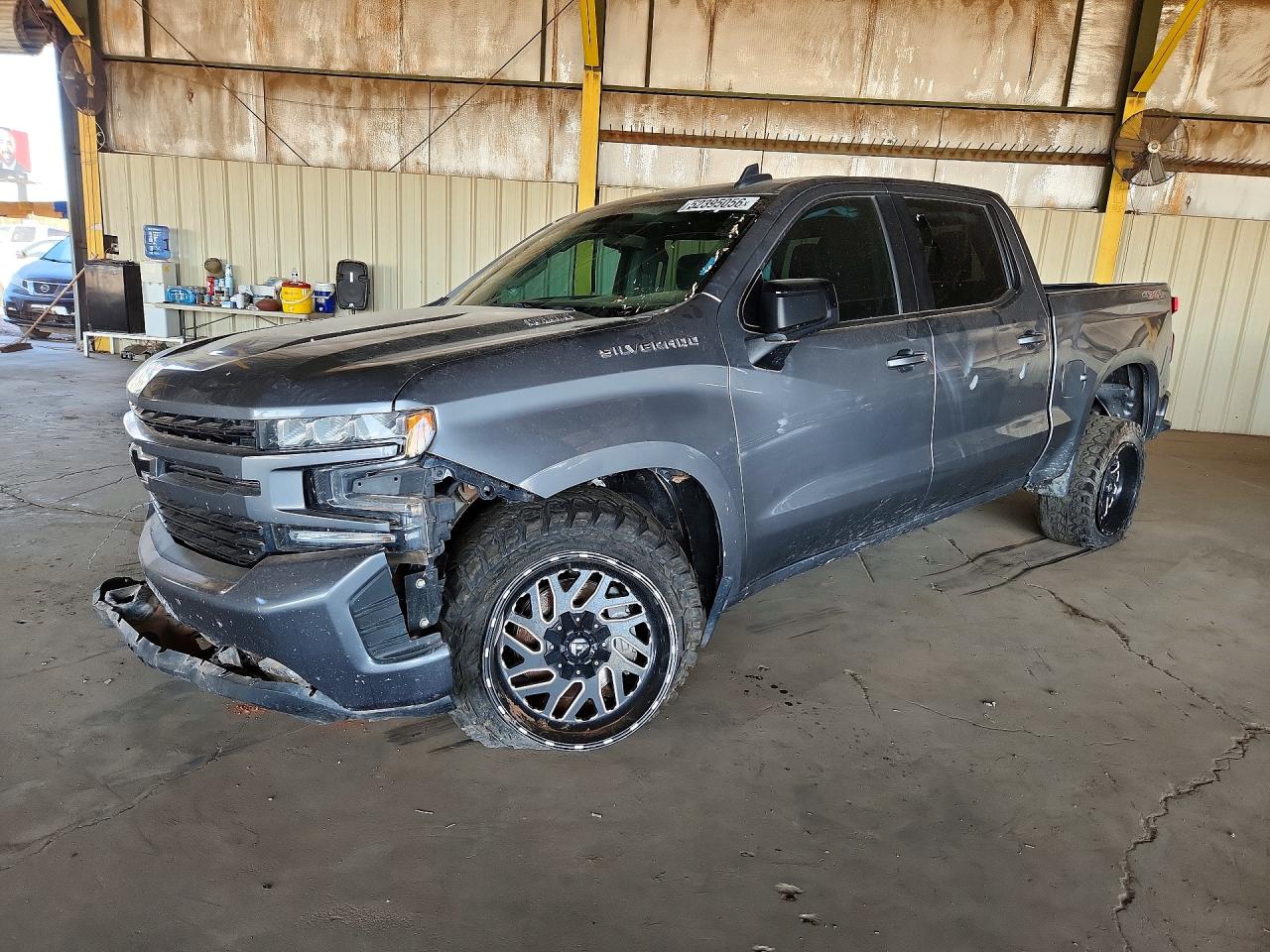 Salvage Chevrolet Silverado Image