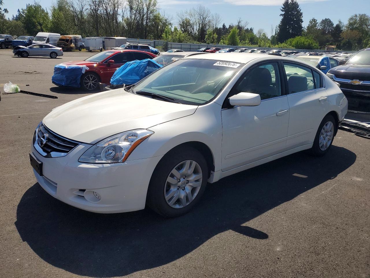 Salvage Nissan Altima Image