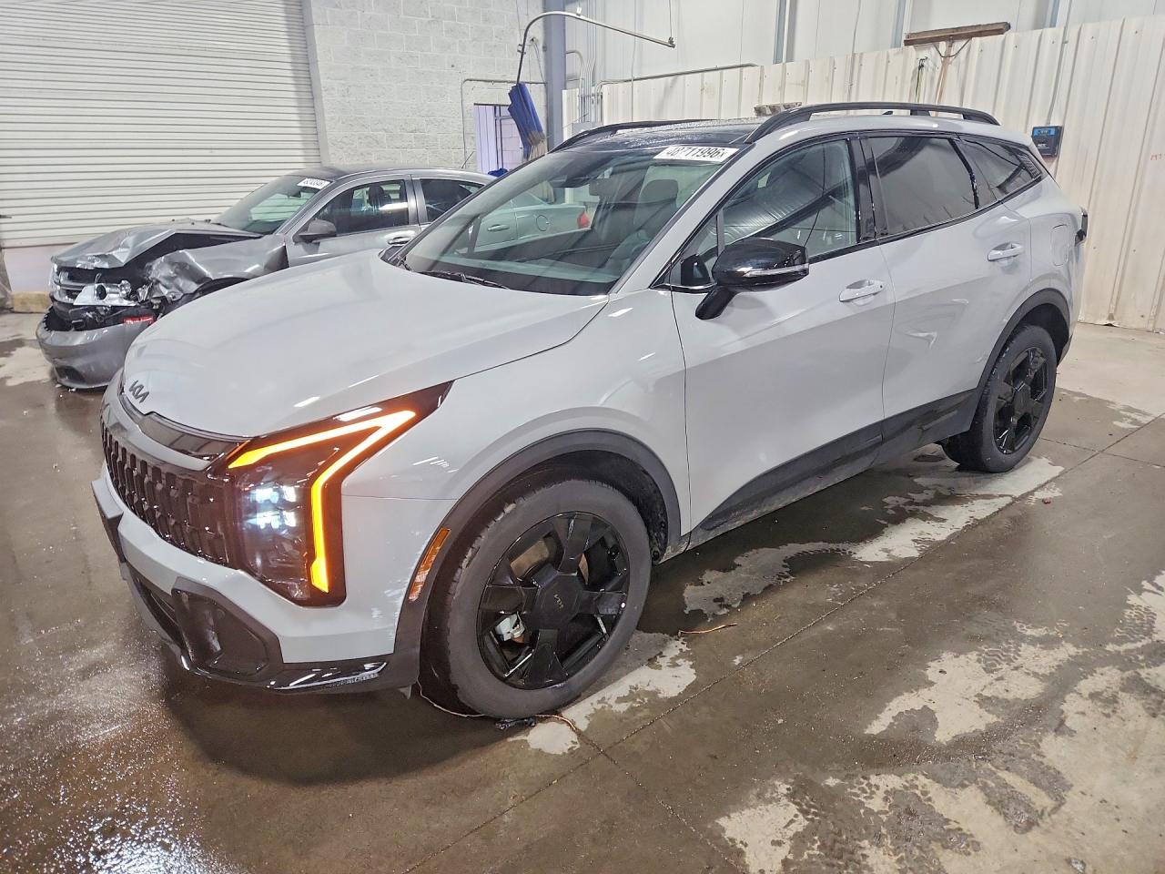 Salvage Kia Sportage Image