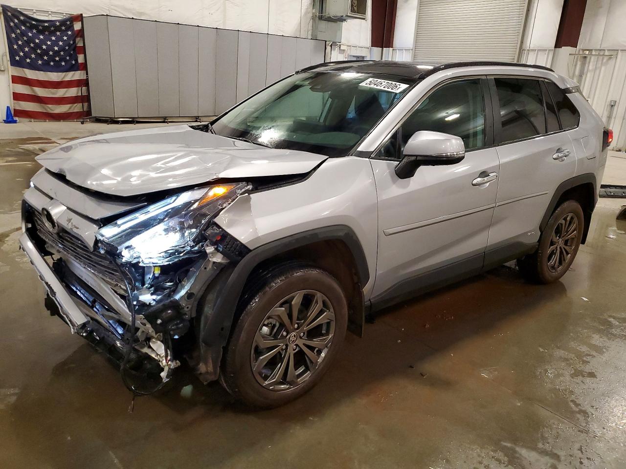 Salvage Toyota RAV4 Image