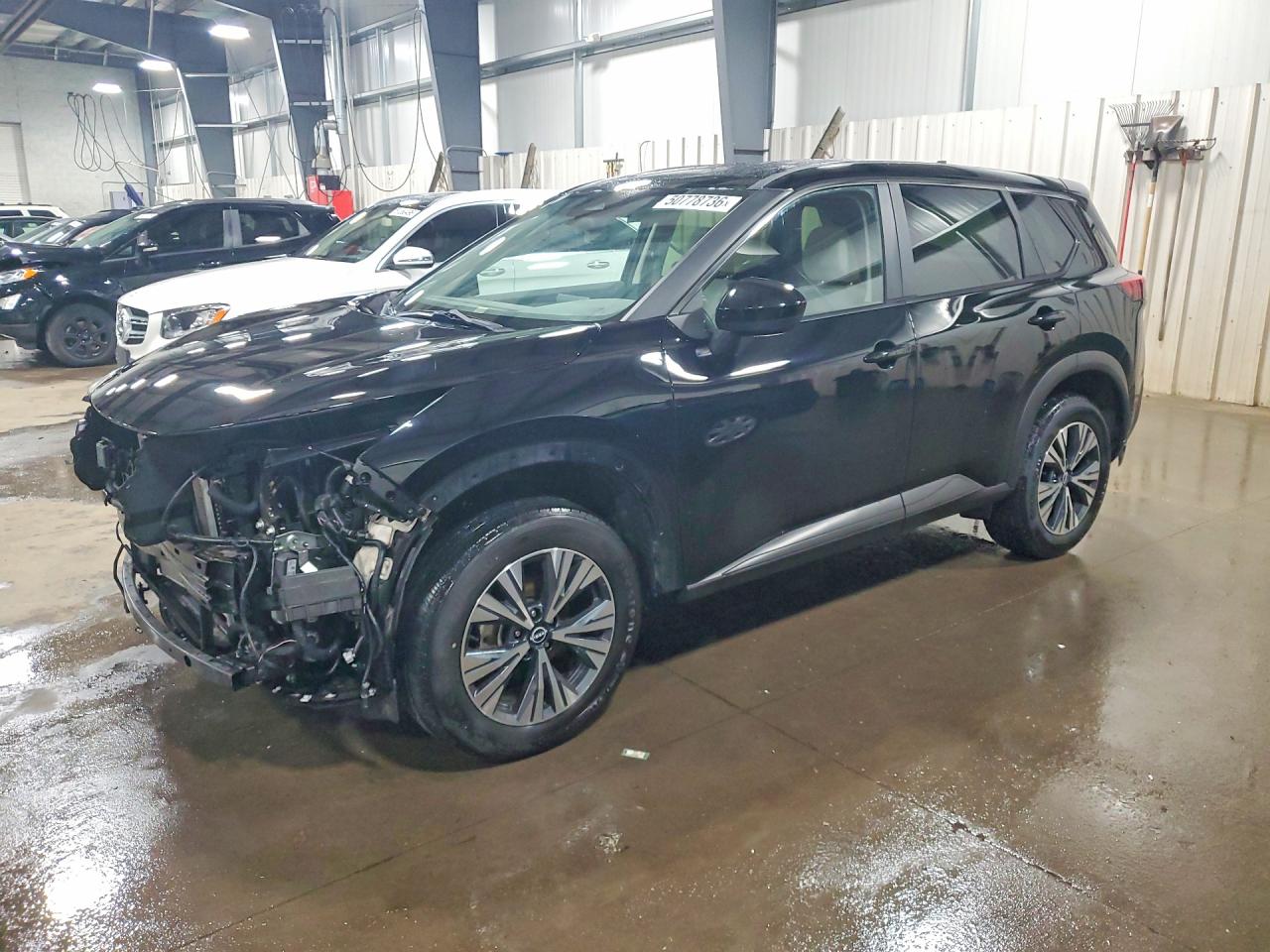 Salvage Nissan Rogue Image