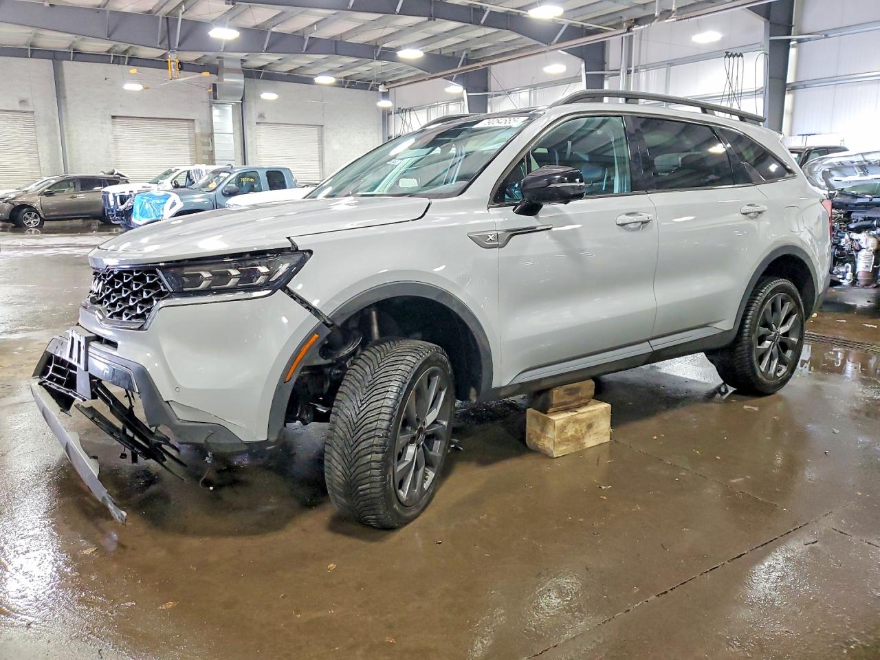Salvage Kia Sorento Image