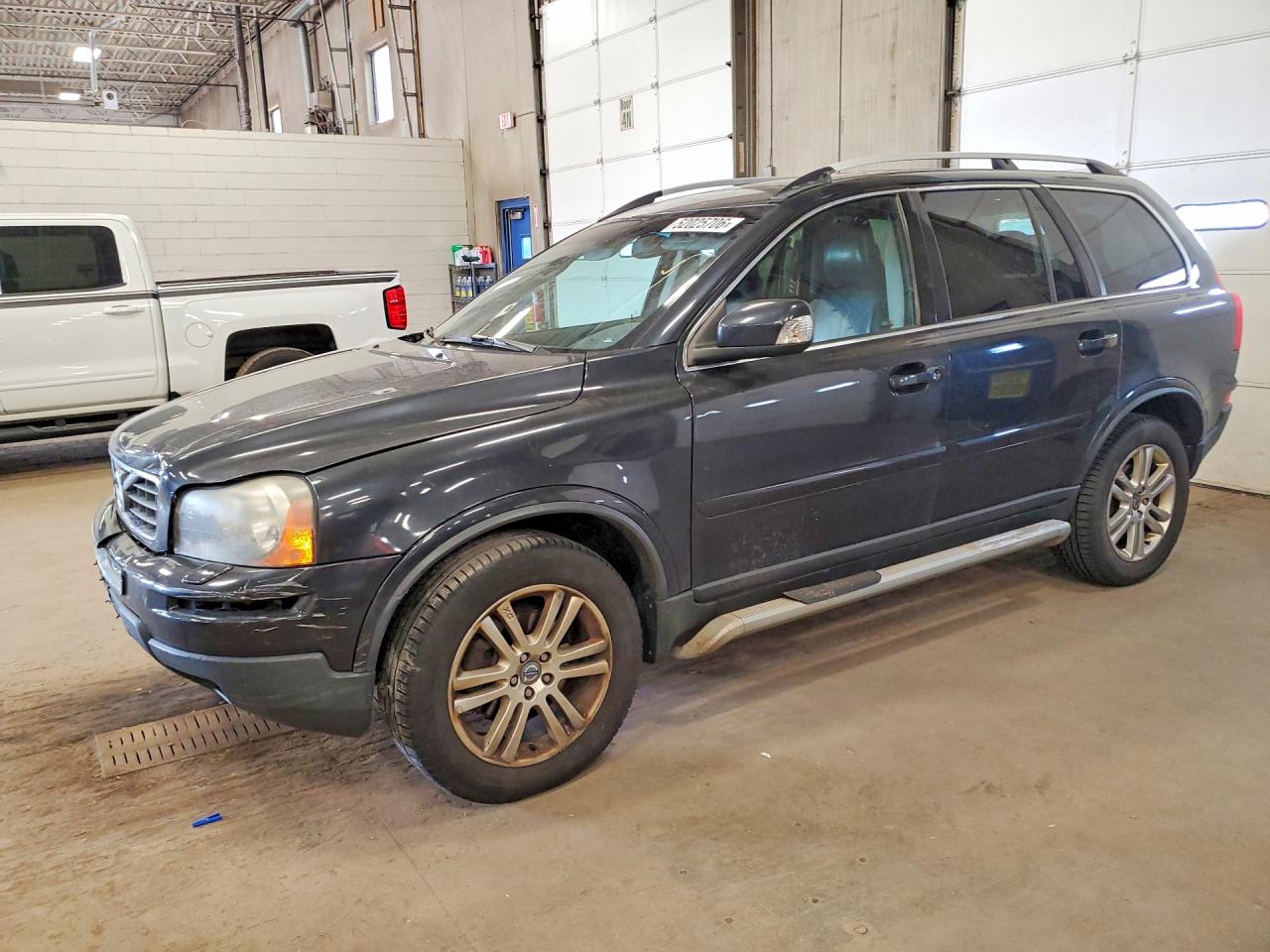 Salvage Volvo XC90 Image
