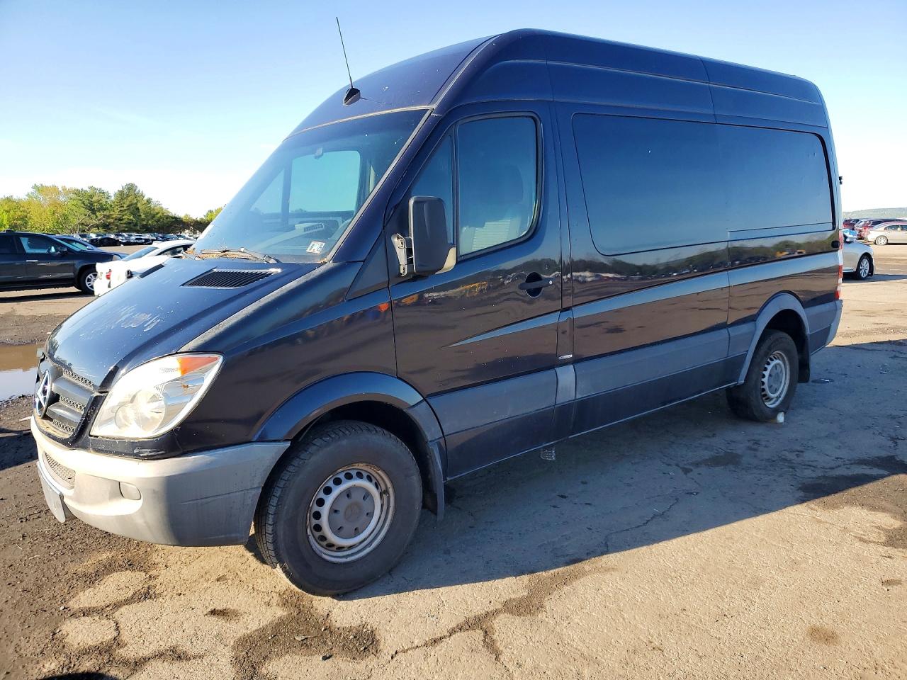 Salvage Mercedes-Benz Sprinter Image