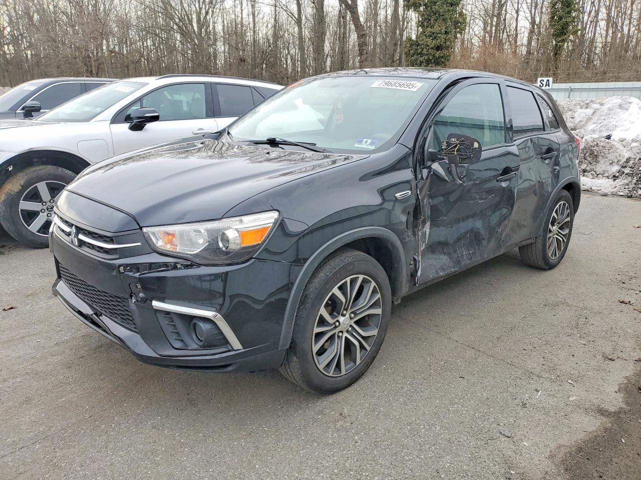 Salvage Mitsubishi Outlander Image
