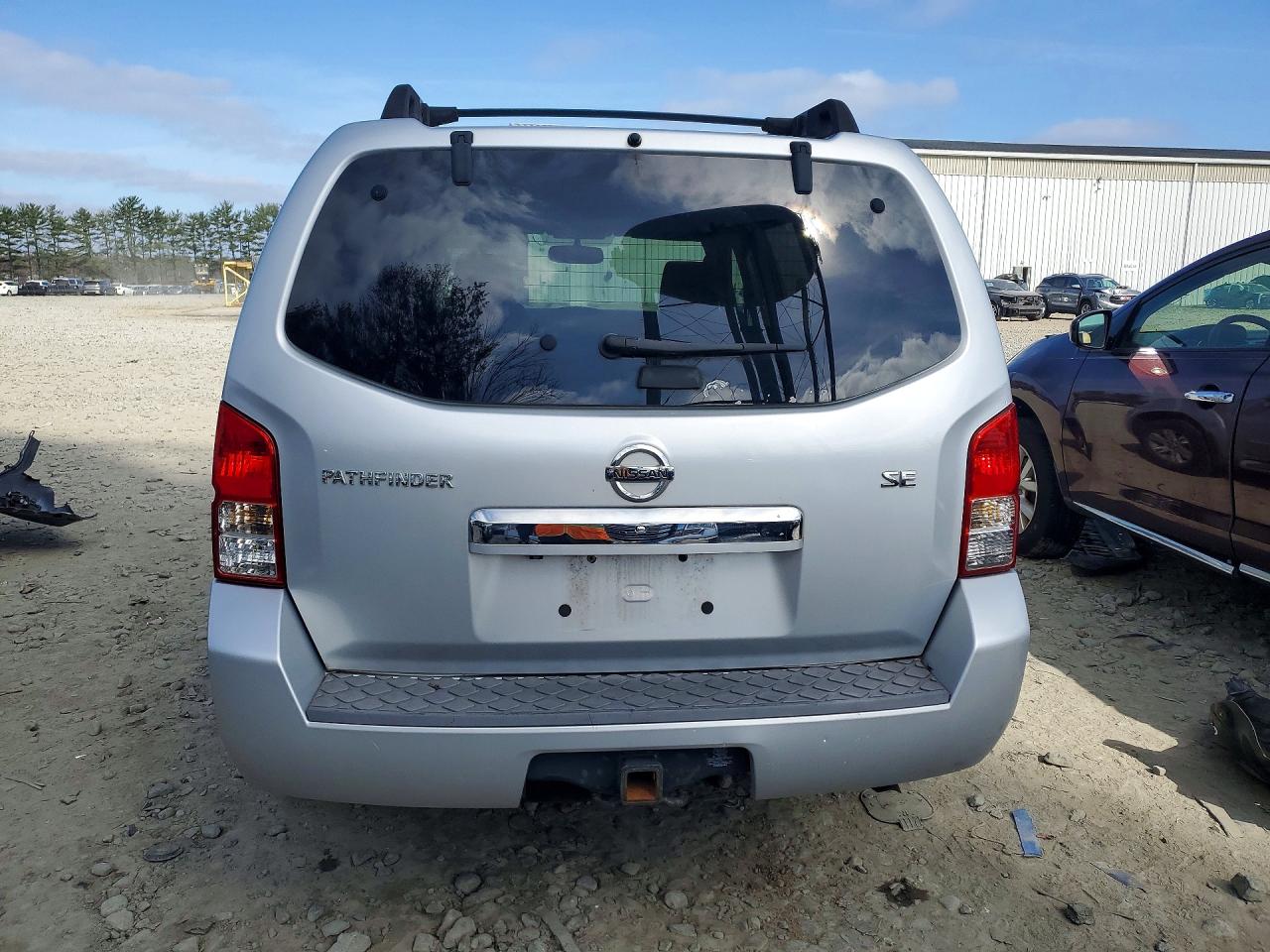 Nissan Pathfinder S