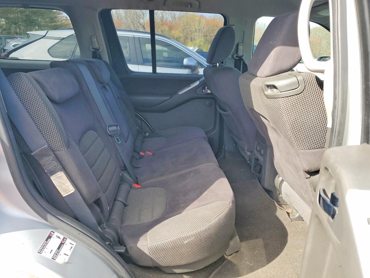 Nissan Pathfinder S