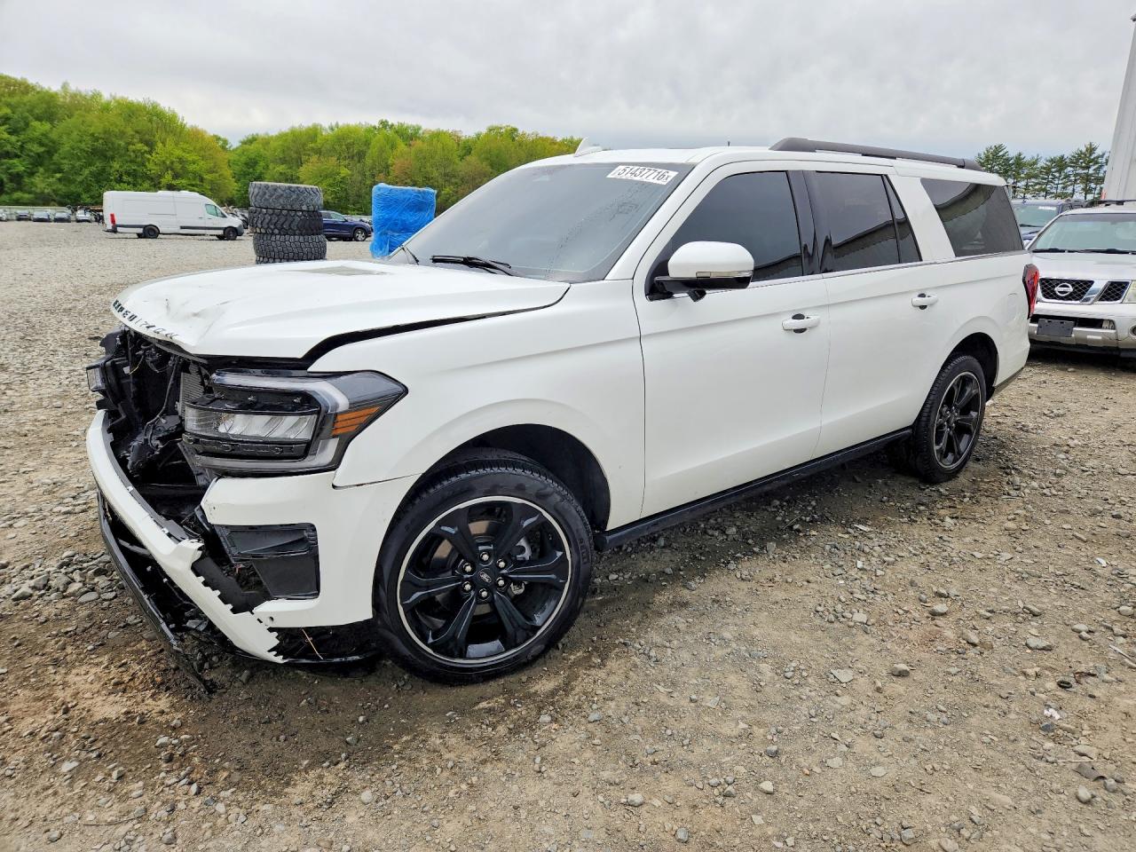 Salvage Ford Expedition Image