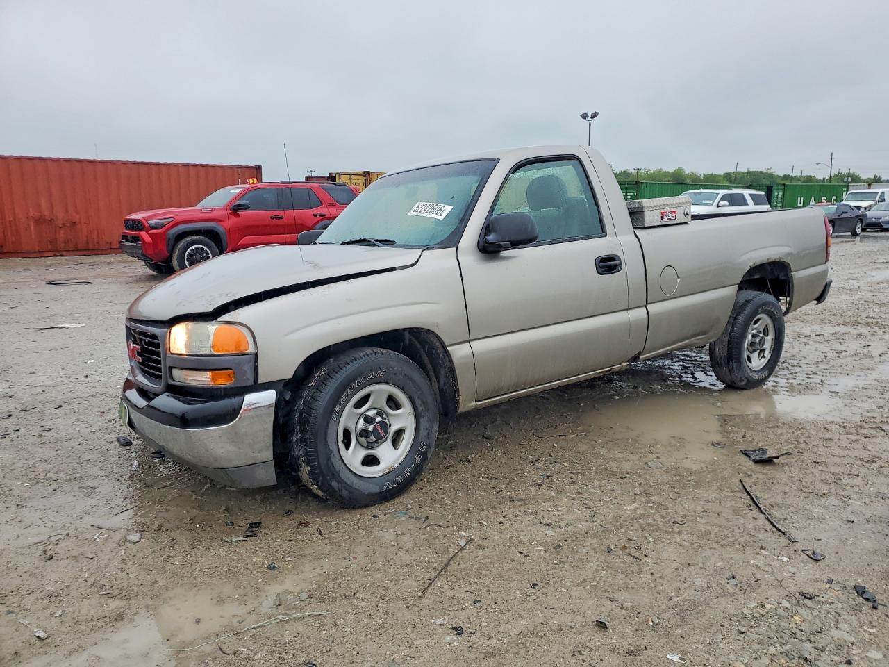 Salvage GMC Sierra Image