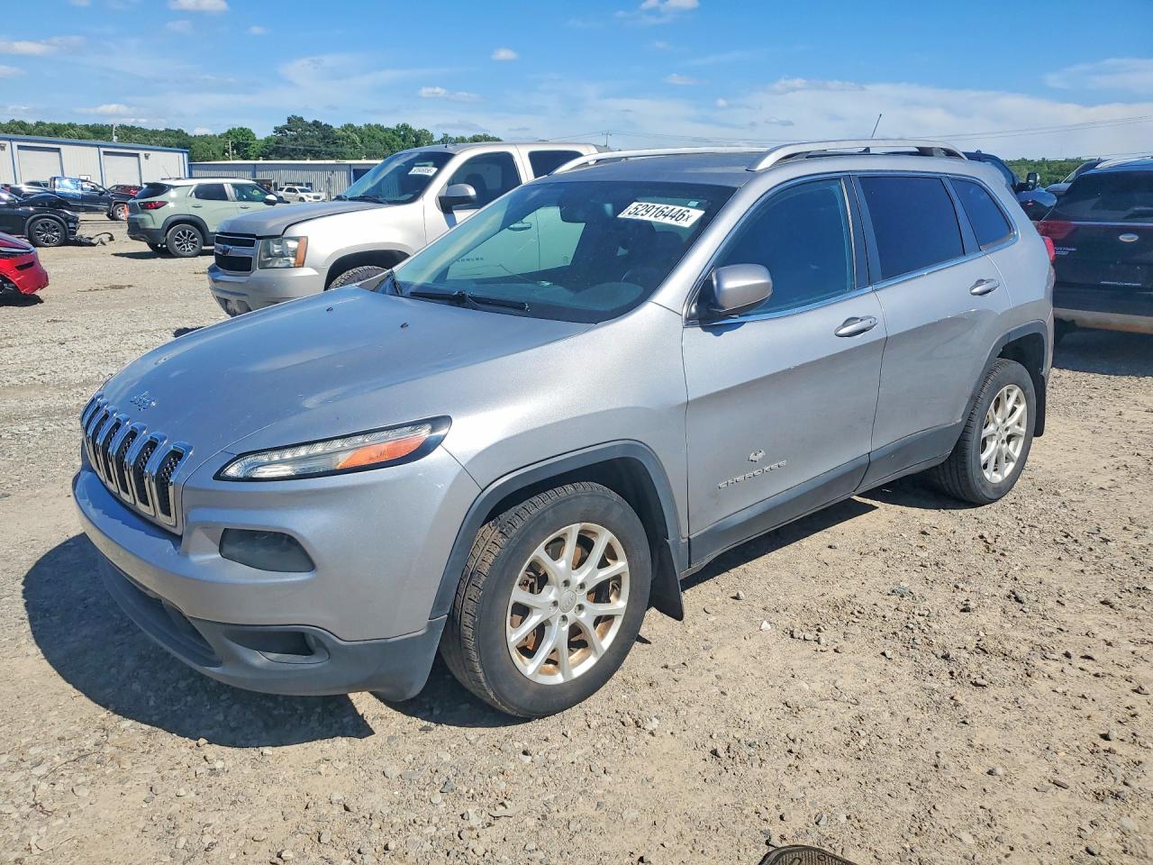 Salvage Jeep Cherokee Image