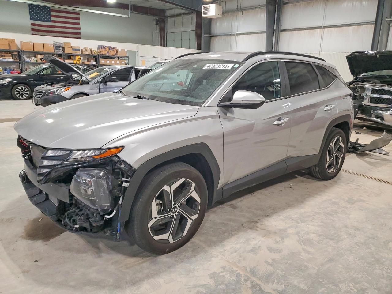 Salvage Hyundai TUCSON Image