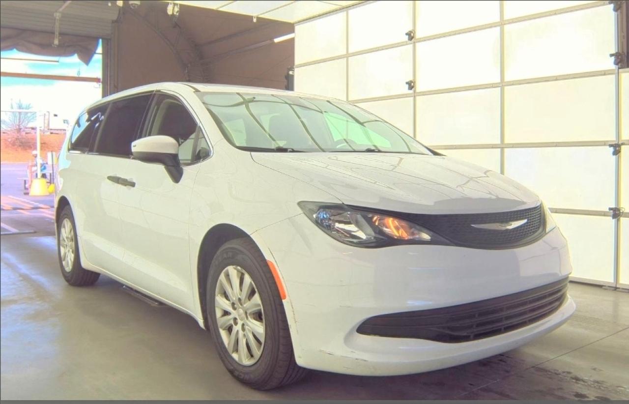 Salvage Chrysler Minivan Image