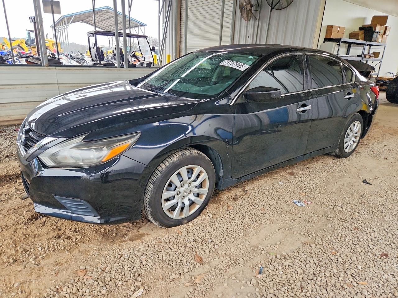 Salvage Nissan Altima Image