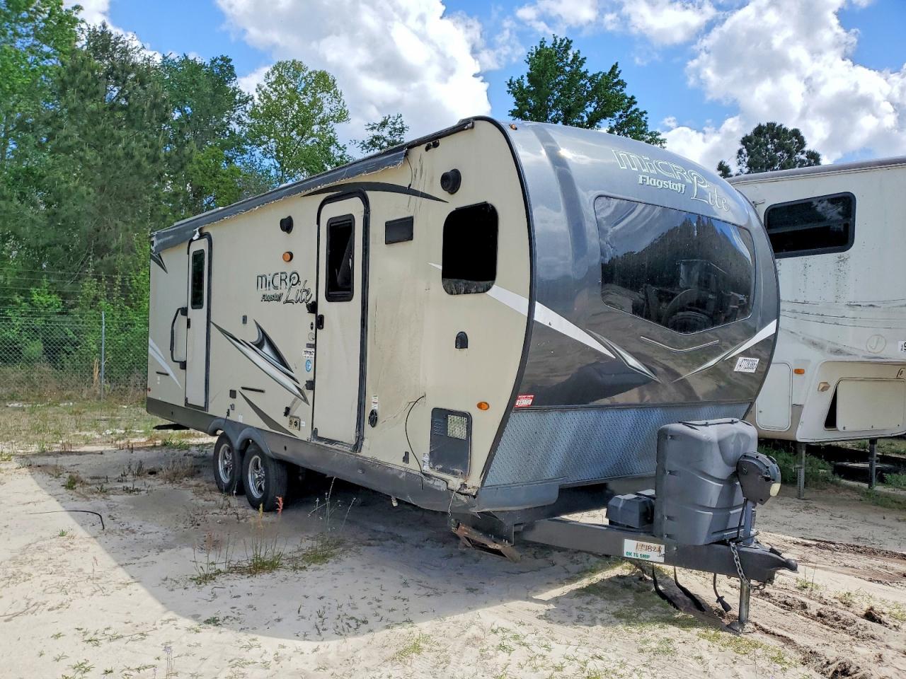 Salvage Forest River Flagstaff Camping Trailer Image