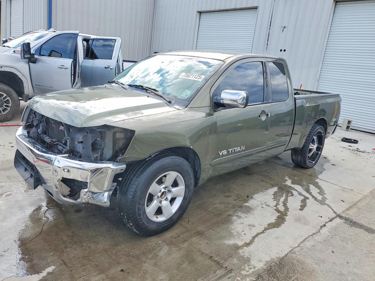 Salvage Nissan Titan Image