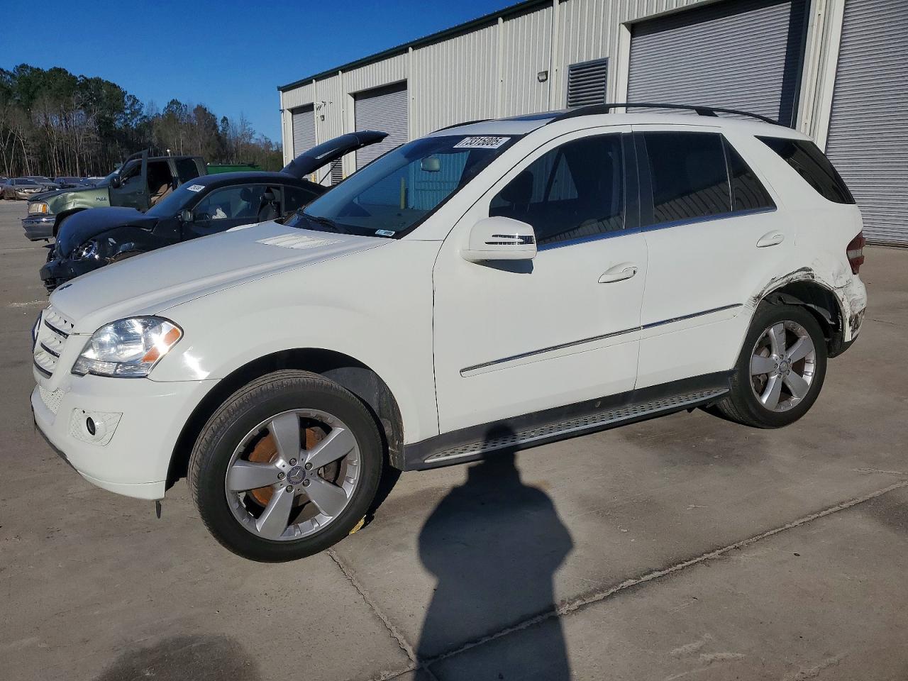 Salvage Mercedes-Benz M-Class Image