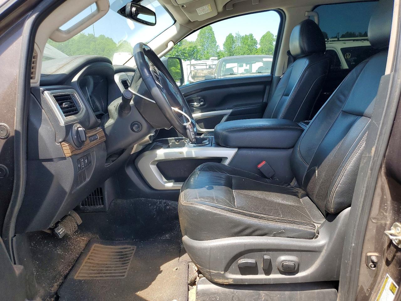 Nissan Titan Sl