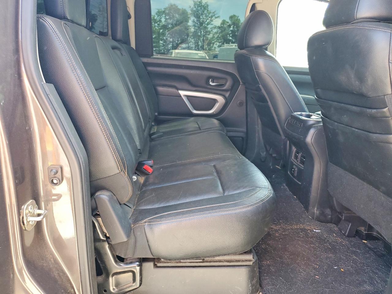 Nissan Titan Sl