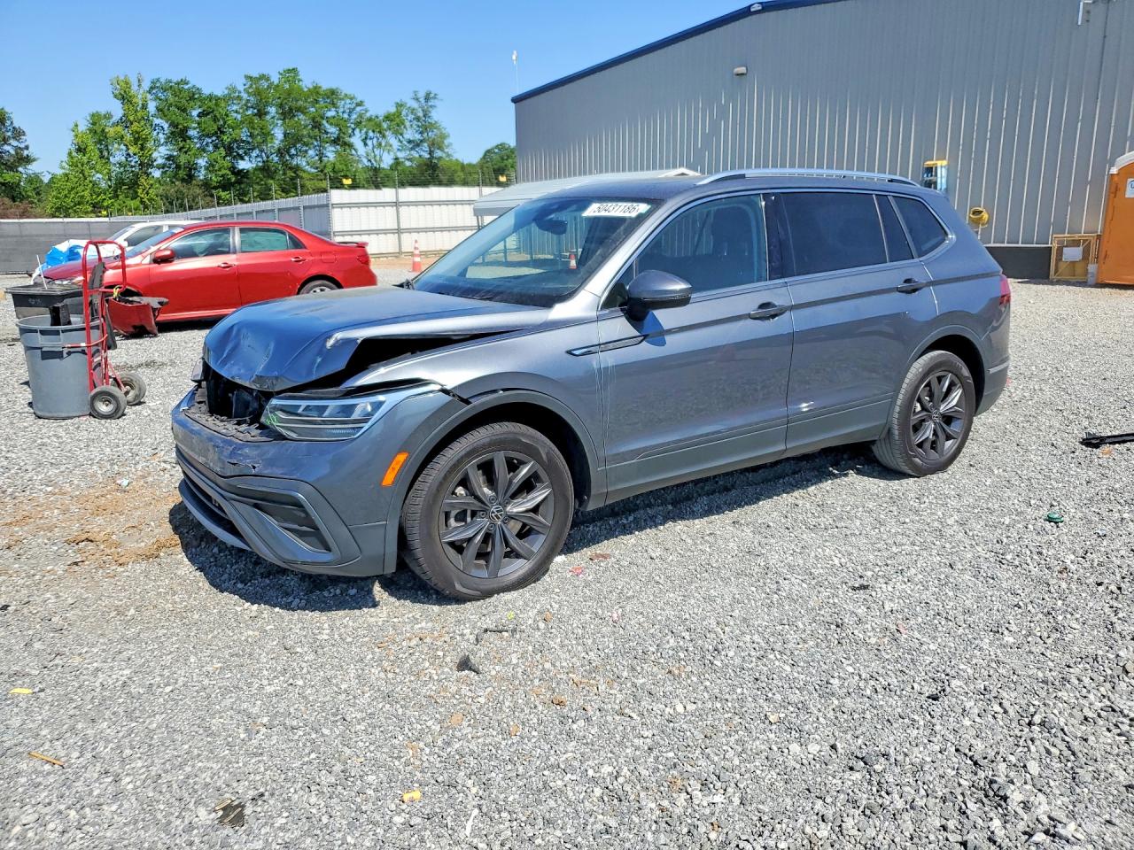 Salvage Volkswagen Tiguan Image