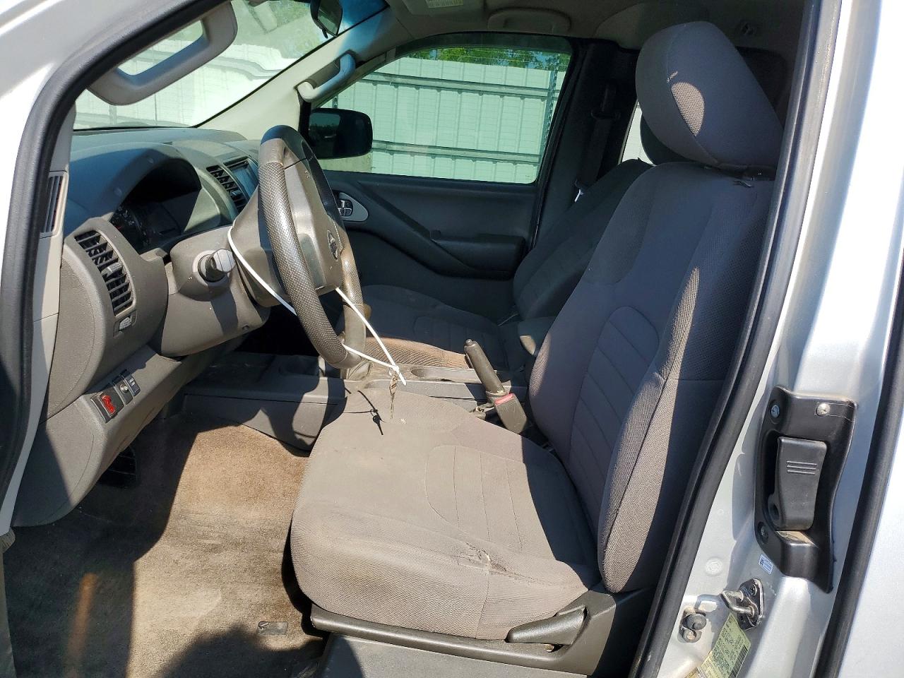 Nissan Frontier S