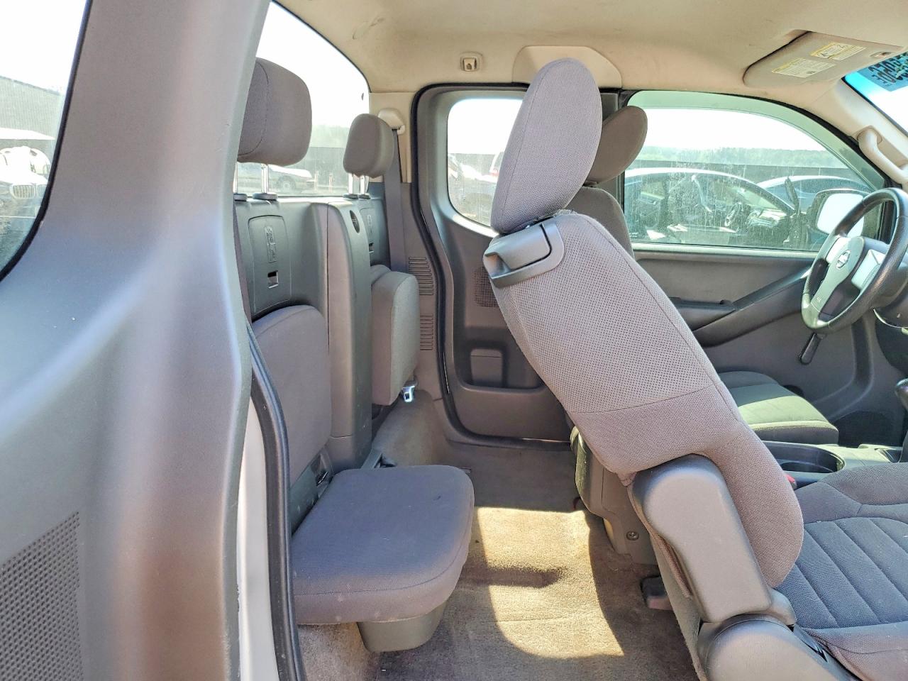 Nissan Frontier S