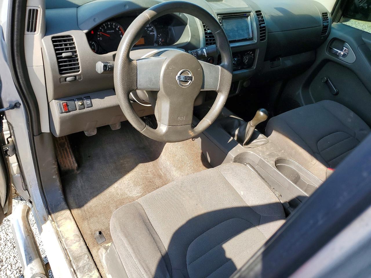 Nissan Frontier S