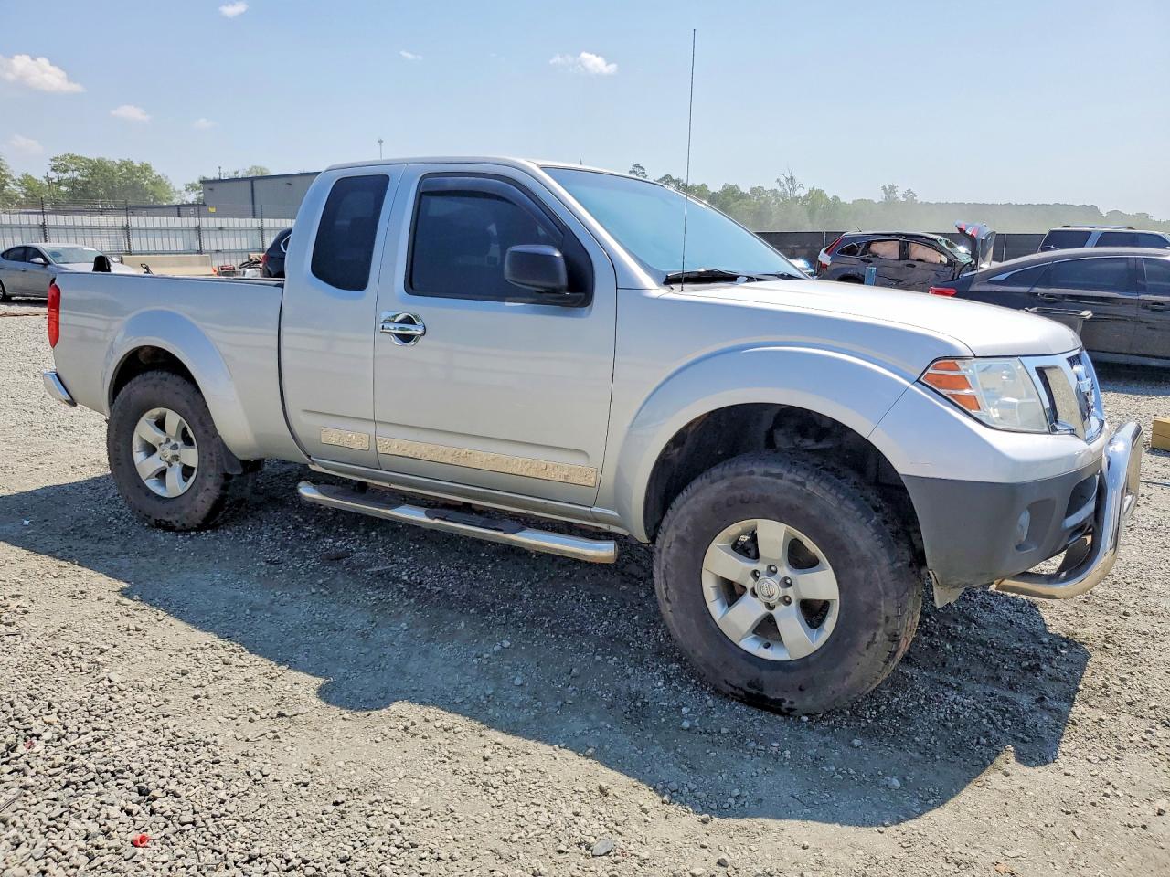 Nissan Frontier S
