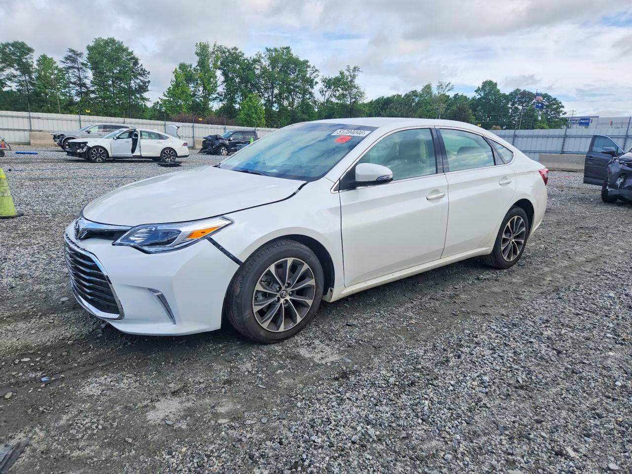 Salvage Toyota Avalon Image