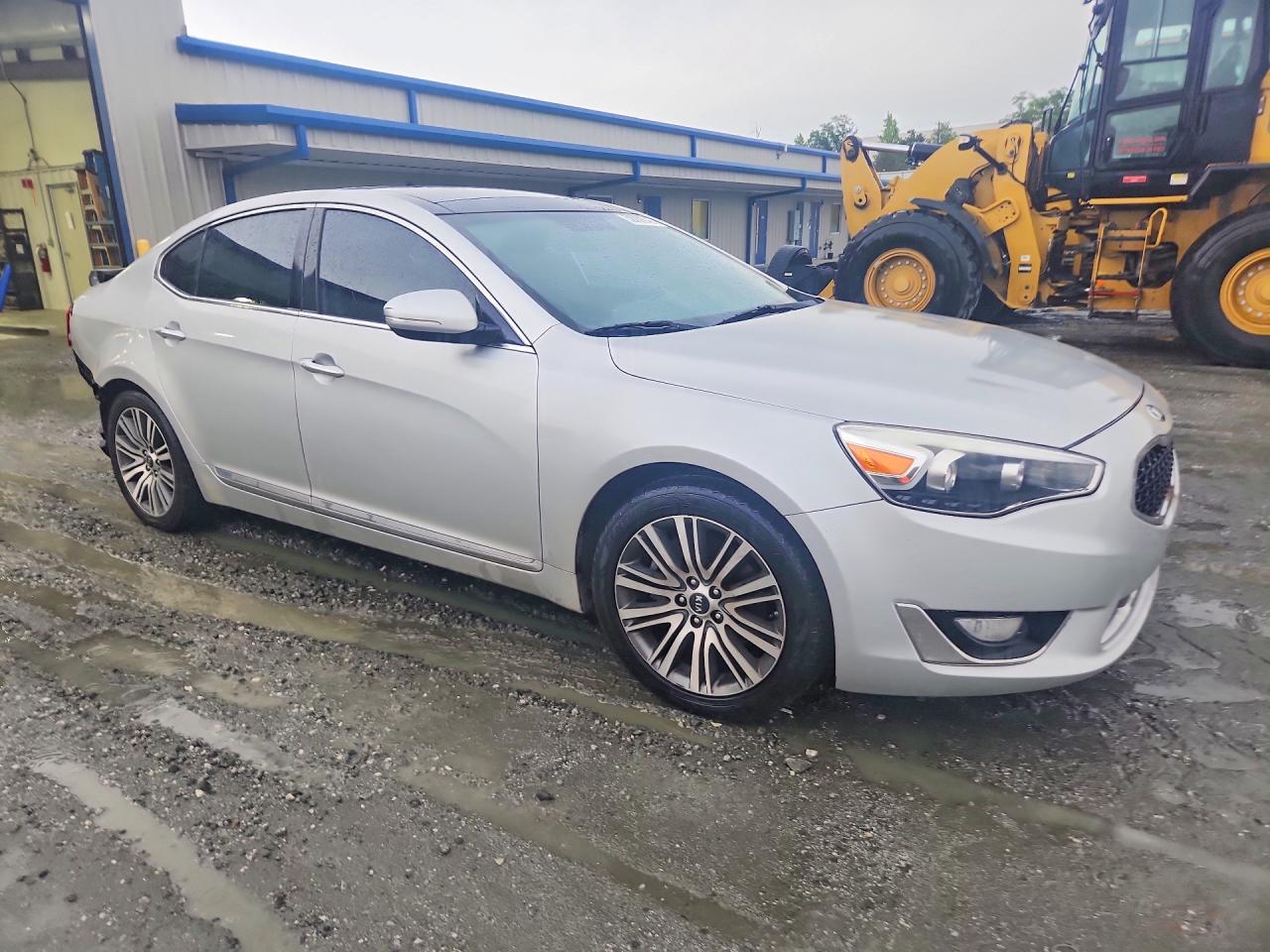 Kia Cadenza Luxury