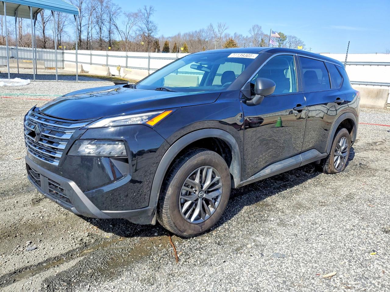 Salvage Nissan Rogue Image