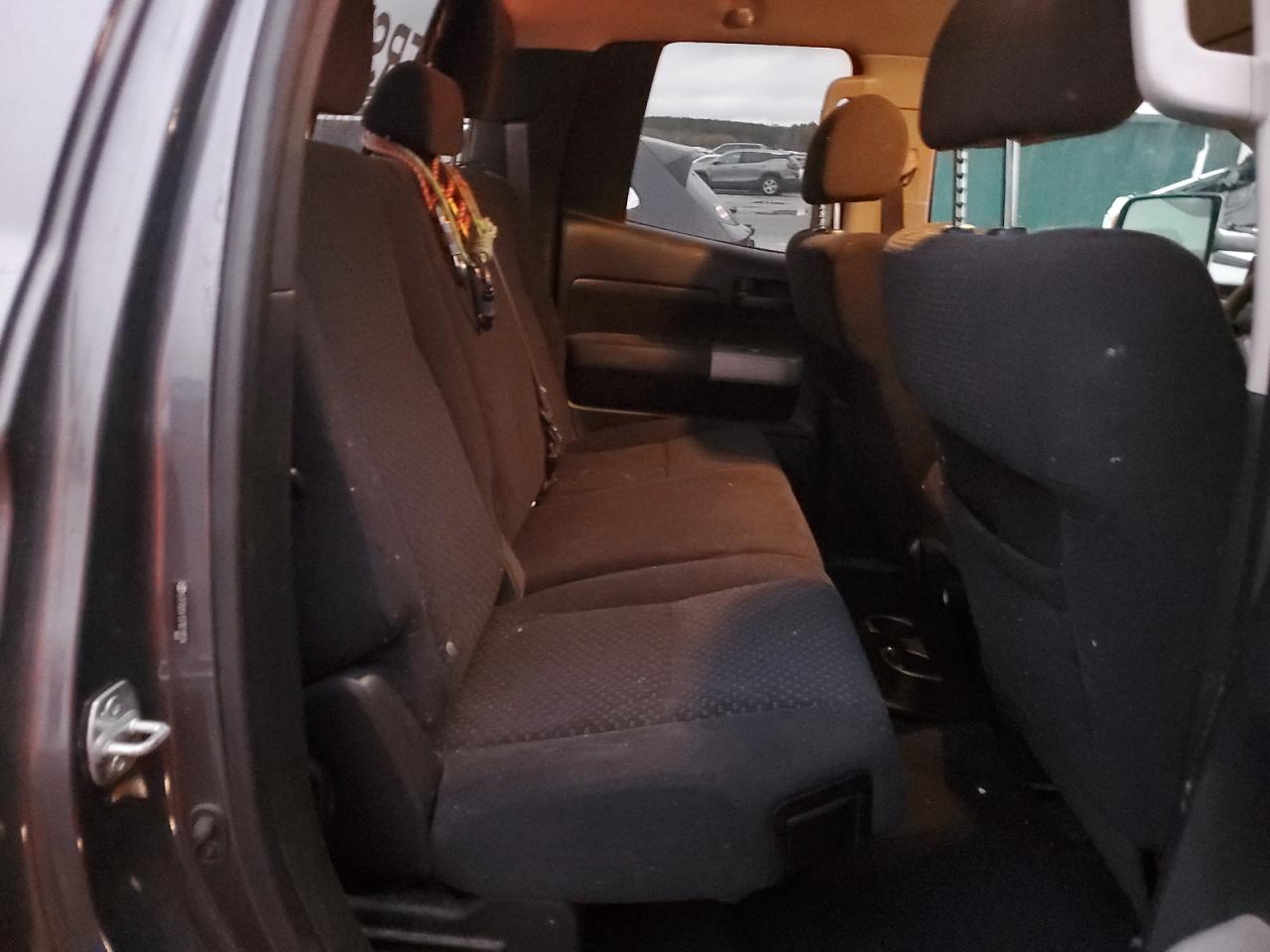 Toyota Tundra Double Cab Sr5