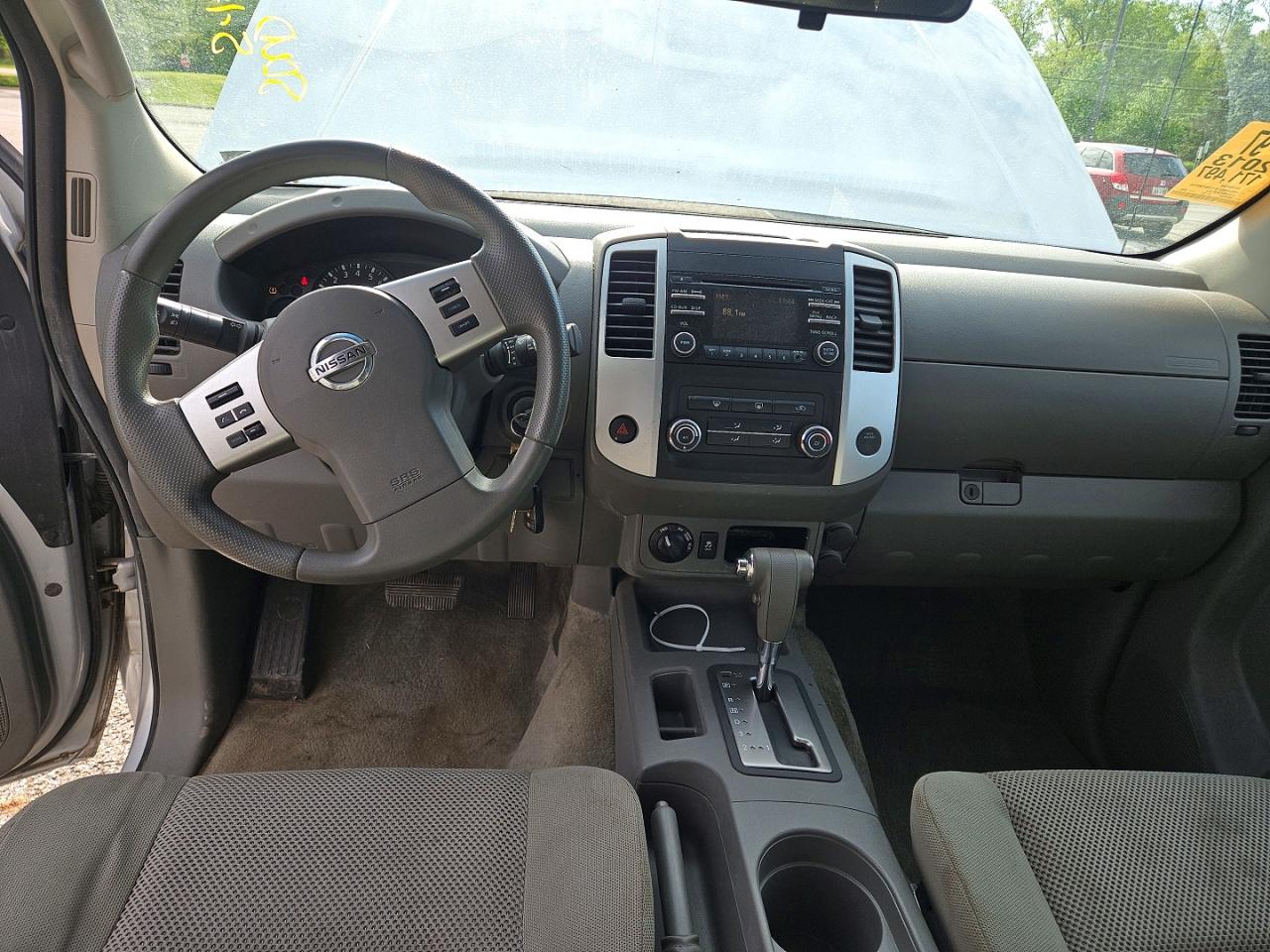 Nissan Frontier S