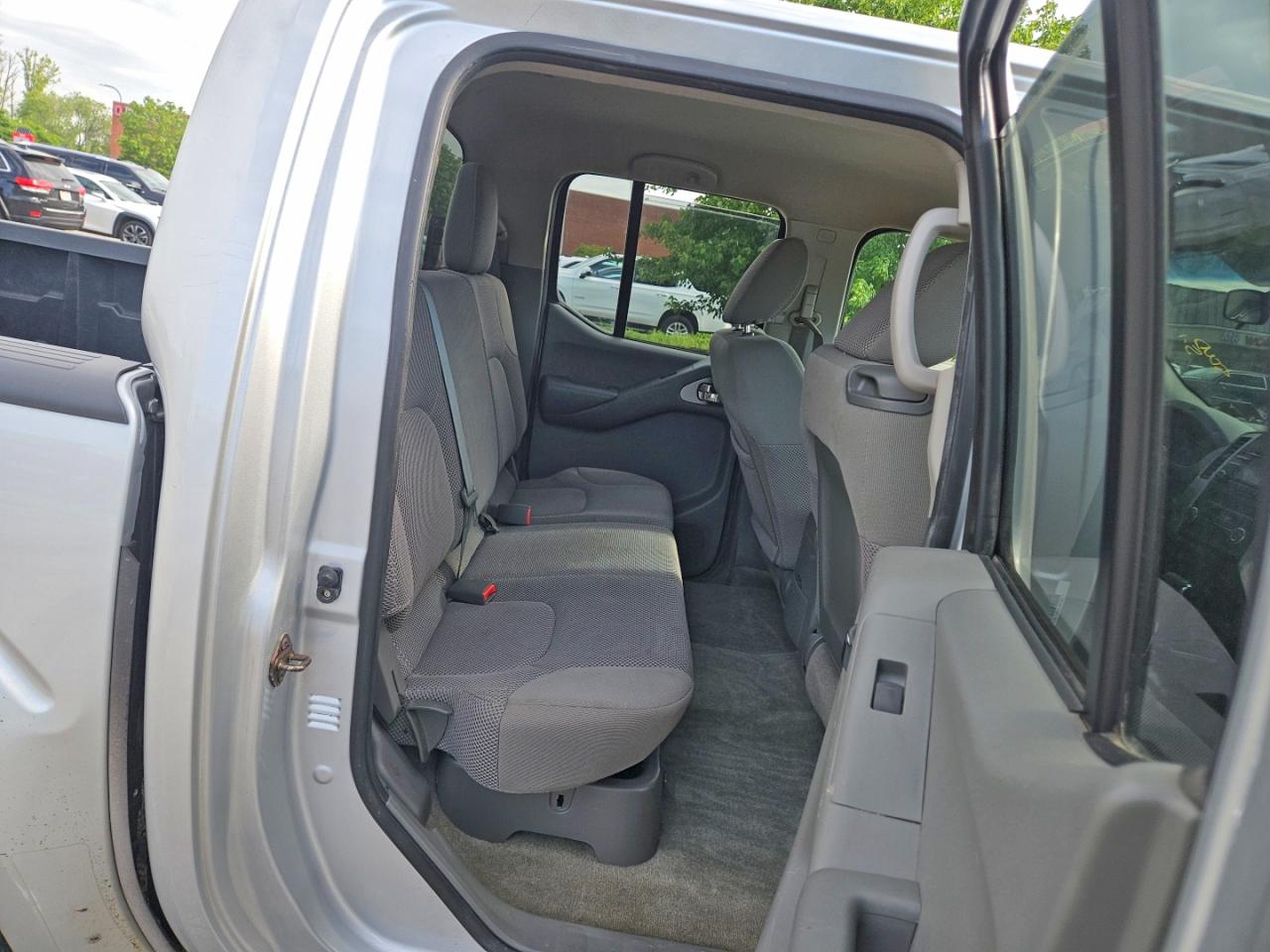 Nissan Frontier S