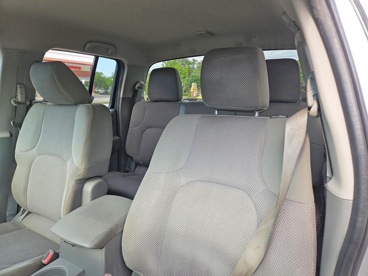 Nissan Frontier S