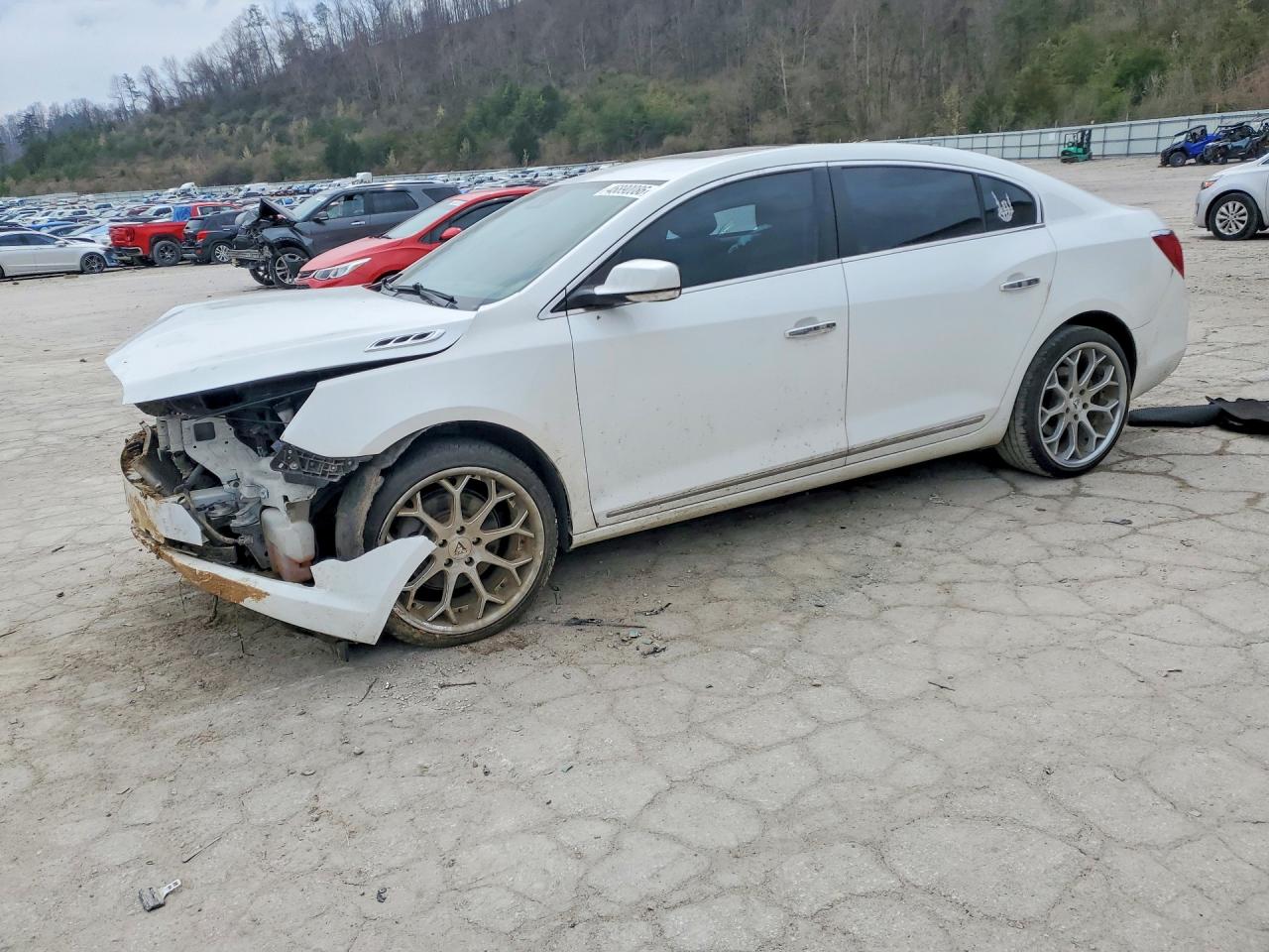 Salvage Buick LaCrosse Image