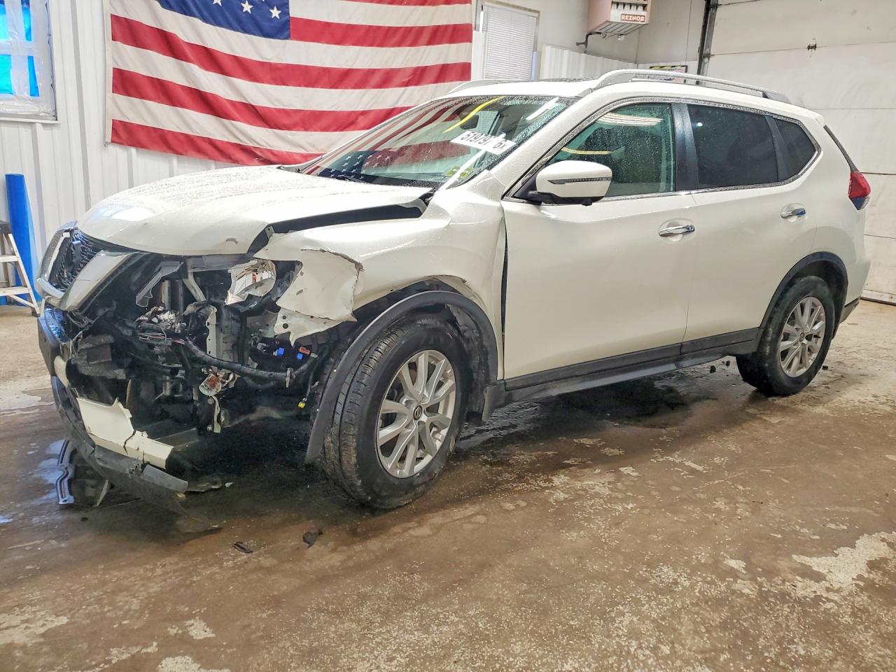 Salvage Nissan Rogue Image
