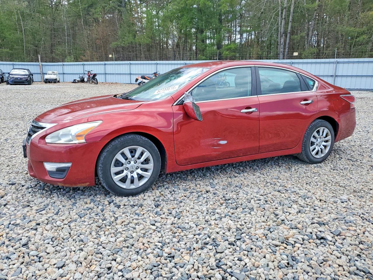Salvage Nissan Altima Image